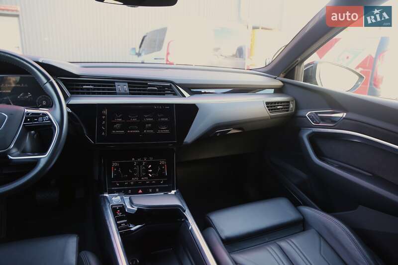 Позашляховик / Кросовер Audi e-tron 2019 в Києві
