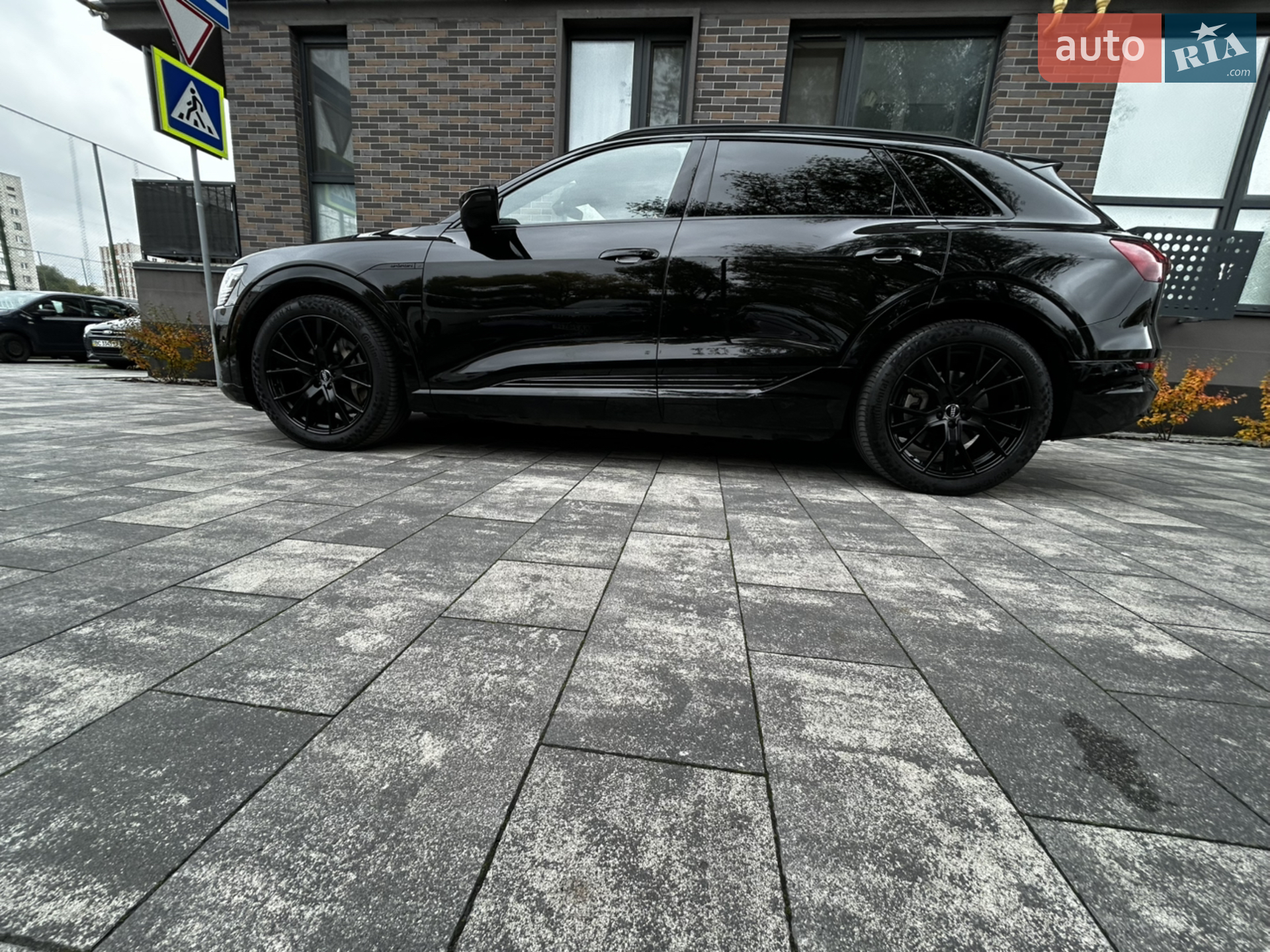 2019 Audi e-tron - мініатюра 11