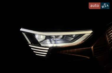 Внедорожник / Кроссовер Audi e-tron 2021 в 