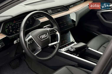 Внедорожник / Кроссовер Audi e-tron 2019 в 