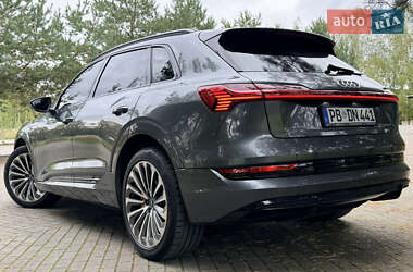 Позашляховик / Кросовер Audi e-tron 2020 в 