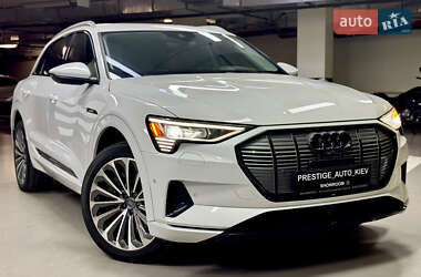 Позашляховик / Кросовер Audi e-tron 2019 в 