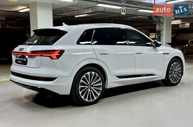 Позашляховик / Кросовер Audi e-tron 2019 в 