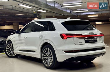 Позашляховик / Кросовер Audi e-tron 2019 в 
