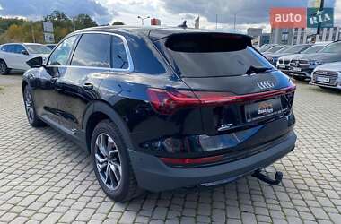 Внедорожник / Кроссовер Audi e-tron 2022 в 