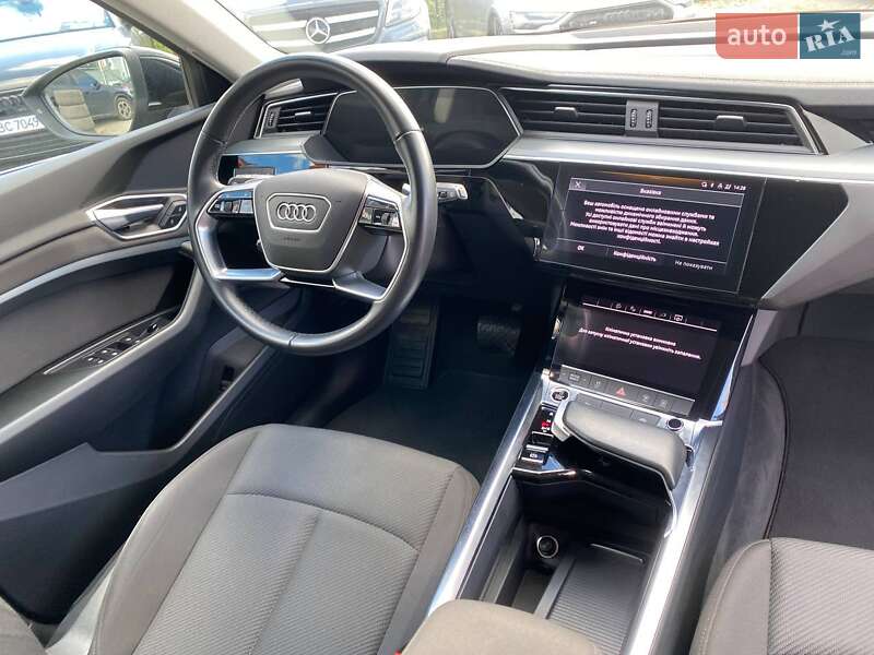 Позашляховик / Кросовер Audi e-tron 2022 в Львові