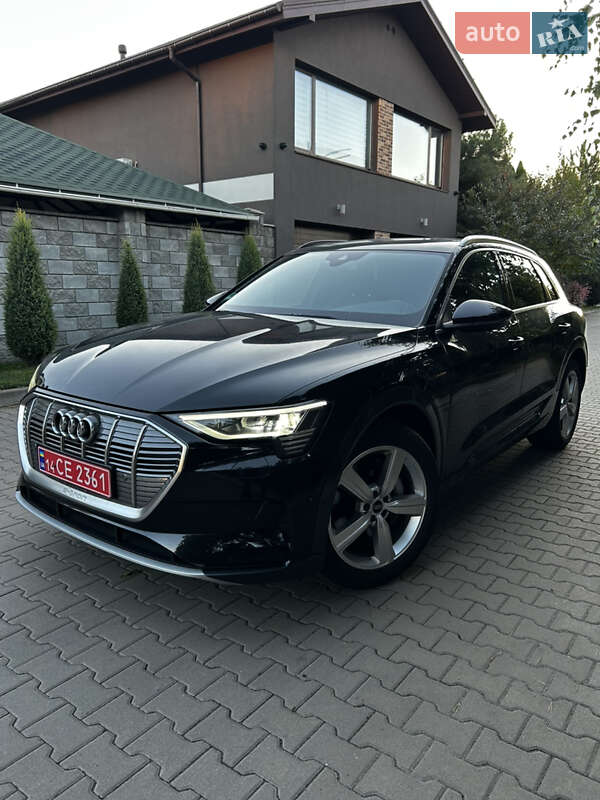 Audi e-tron 2023