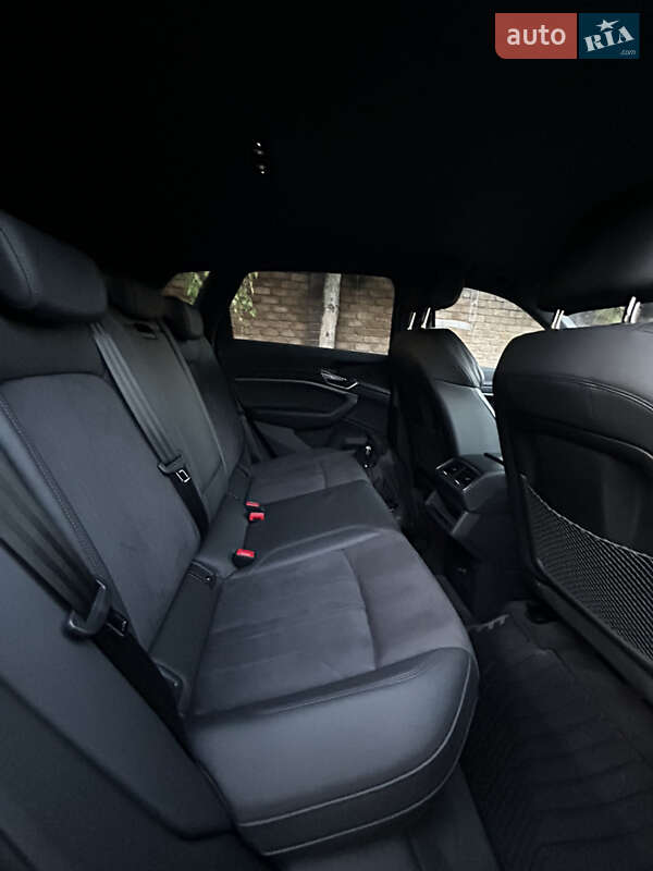 Позашляховик / Кросовер Audi e-tron 2023 в Києві