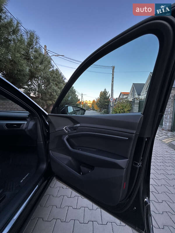 Позашляховик / Кросовер Audi e-tron 2023 в Києві