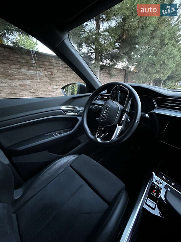 Позашляховик / Кросовер Audi e-tron 2023 в Києві