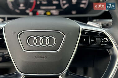 Позашляховик / Кросовер Audi e-tron 2022 в 