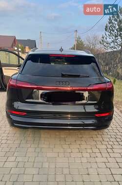 Внедорожник / Кроссовер Audi e-tron 2019 в 