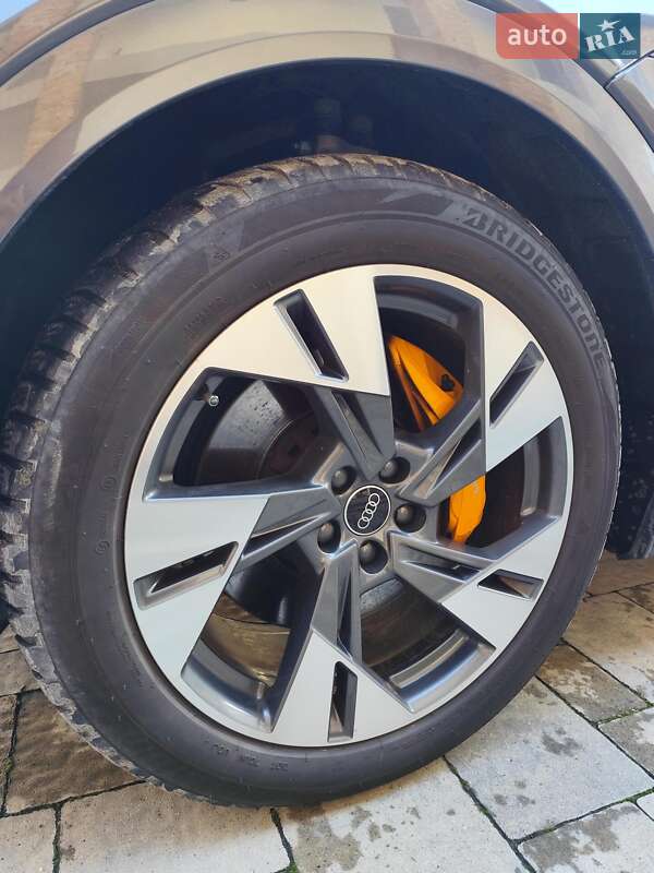 Позашляховик / Кросовер Audi e-tron 2021 в Радехові