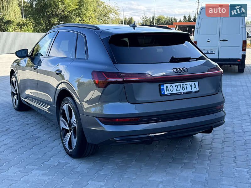 Позашляховик / Кросовер Audi e-tron 2020 в Мукачевому
