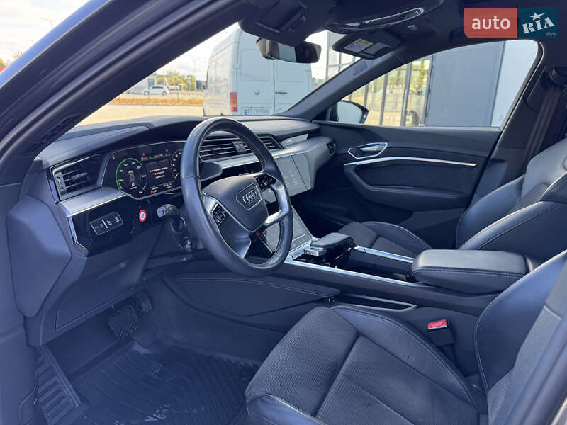 Позашляховик / Кросовер Audi e-tron 2020 в Мукачевому