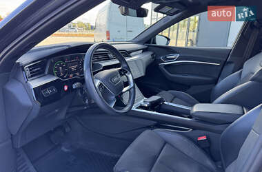 Позашляховик / Кросовер Audi e-tron 2020 в 
