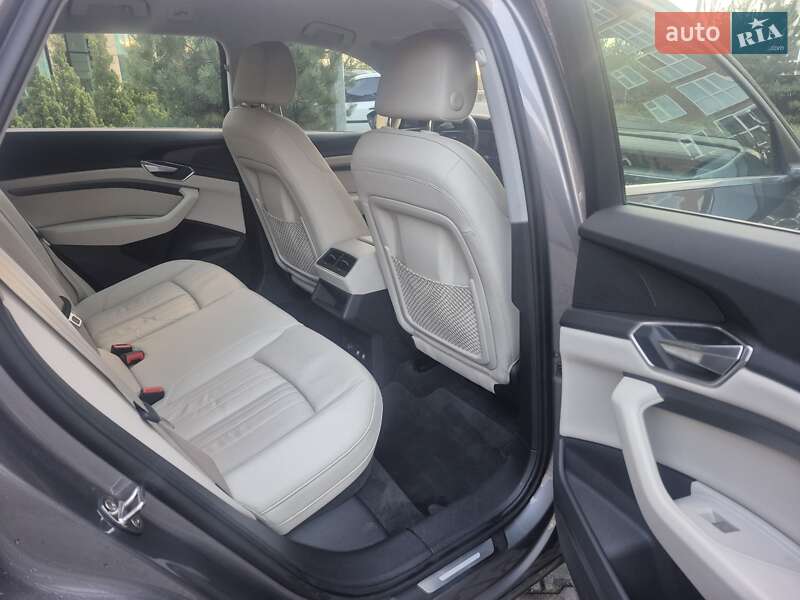Позашляховик / Кросовер Audi e-tron 2020 в Хмельницькому
