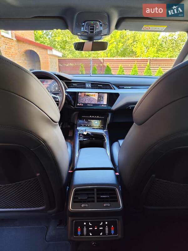 Позашляховик / Кросовер Audi e-tron 2021 в Радехові