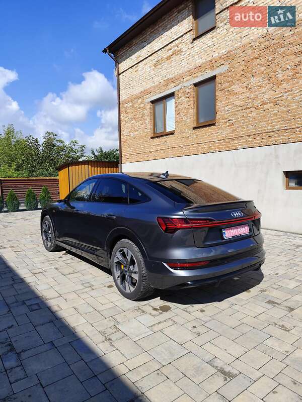 Позашляховик / Кросовер Audi e-tron 2021 в Радехові