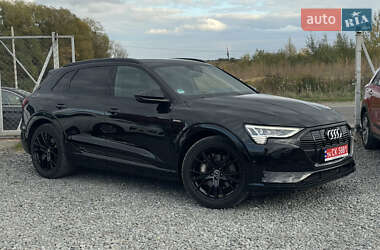 Внедорожник / Кроссовер Audi e-tron 2021 в 