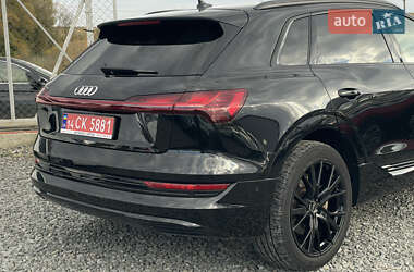 Внедорожник / Кроссовер Audi e-tron 2021 в 
