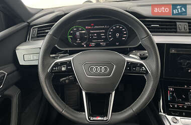Внедорожник / Кроссовер Audi e-tron 2021 в 