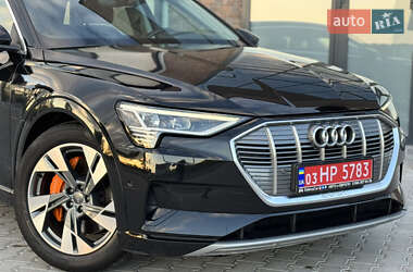 Внедорожник / Кроссовер Audi e-tron 2020 в 