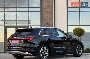 Внедорожник / Кроссовер Audi e-tron 2020 в 