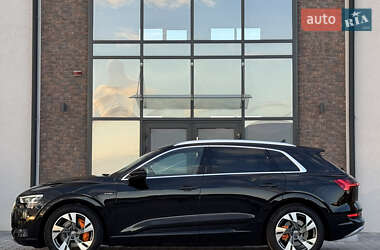 Внедорожник / Кроссовер Audi e-tron 2020 в 