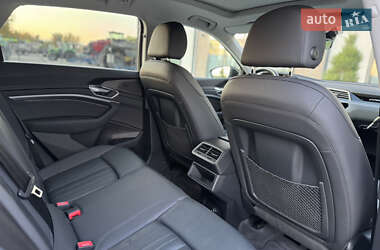 Внедорожник / Кроссовер Audi e-tron 2020 в 