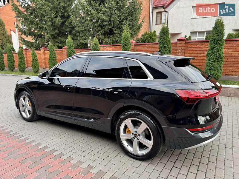 Позашляховик / Кросовер Audi e-tron 2023 в Хмельницькому