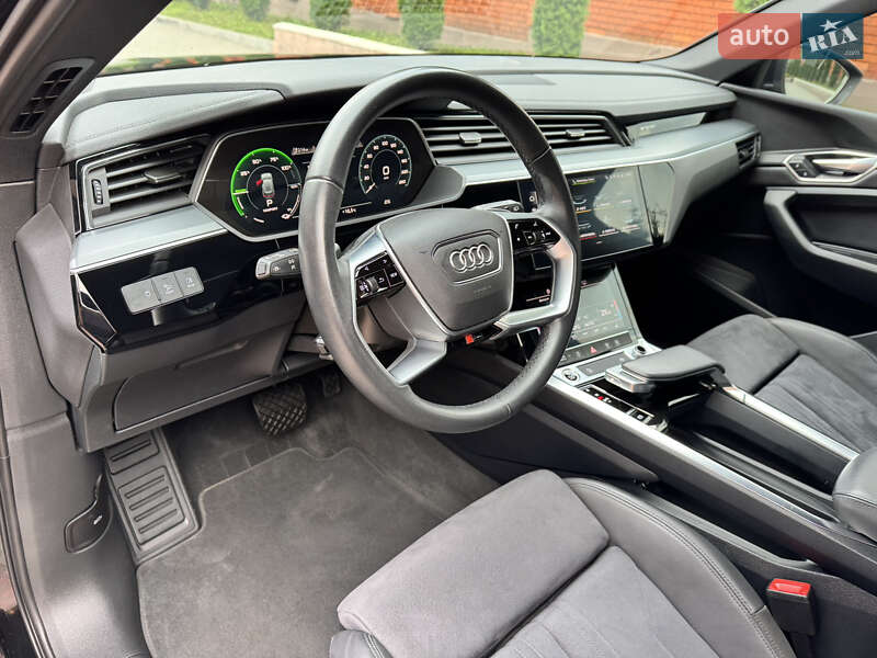 Позашляховик / Кросовер Audi e-tron 2023 в Хмельницькому