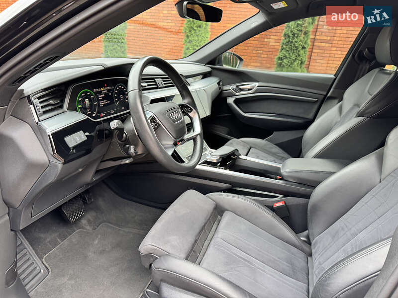 Позашляховик / Кросовер Audi e-tron 2023 в Хмельницькому