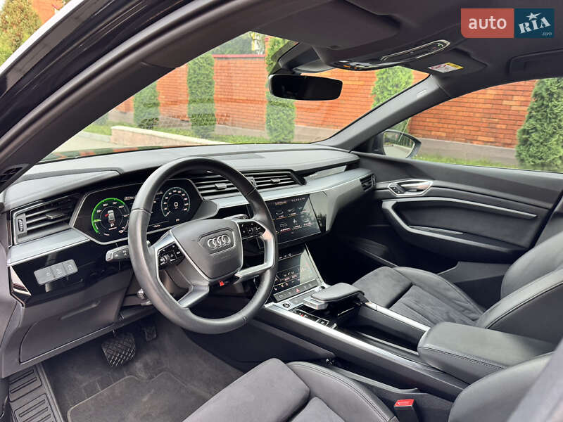 Позашляховик / Кросовер Audi e-tron 2023 в Хмельницькому