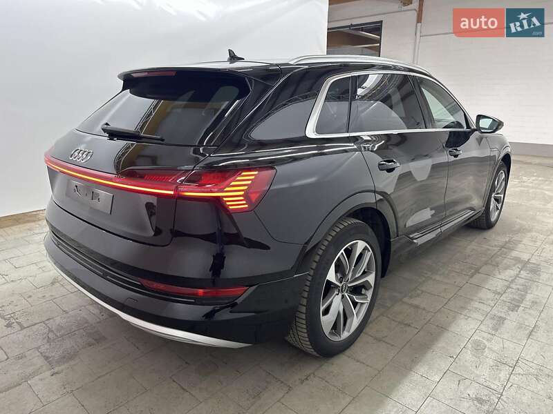 Внедорожник / Кроссовер Audi e-tron 2022 в Киеве фото 7 Внедорожник / Кроссовер Audi e-tron 2022 в Киеве