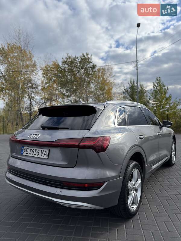 Позашляховик / Кросовер Audi e-tron 2019 в Дніпрі