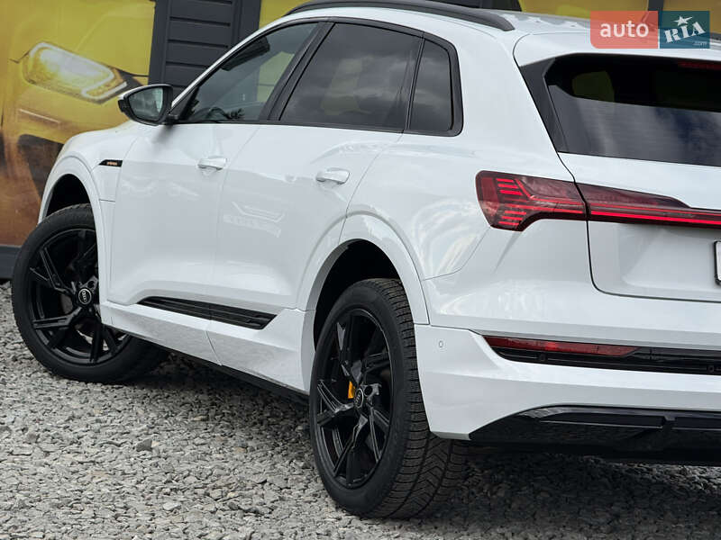 Внедорожник / Кроссовер Audi e-tron 2021 в Стрые