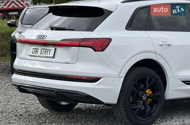 Позашляховик / Кросовер Audi e-tron 2021 в 