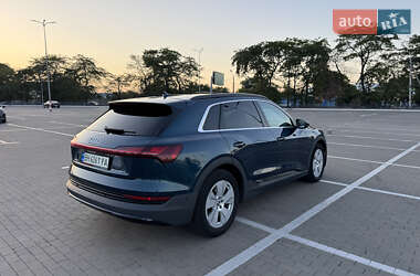 Позашляховик / Кросовер Audi e-tron 2020 в 