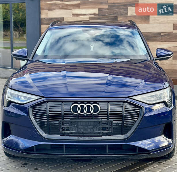 Позашляховик / Кросовер Audi e-tron 2021 в Києві