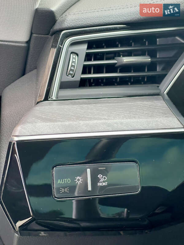 Позашляховик / Кросовер Audi e-tron 2021 в Києві