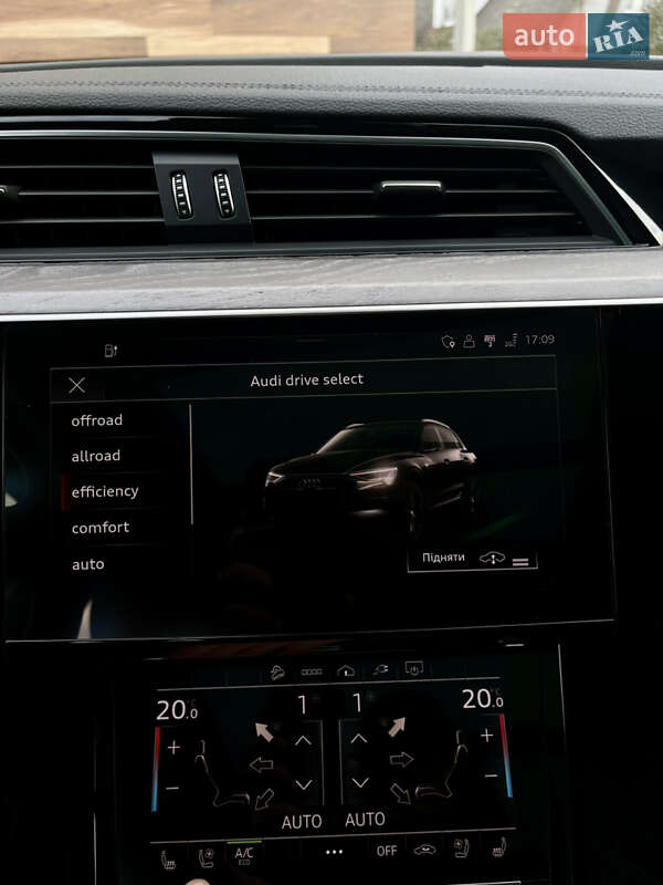 Позашляховик / Кросовер Audi e-tron 2021 в Києві