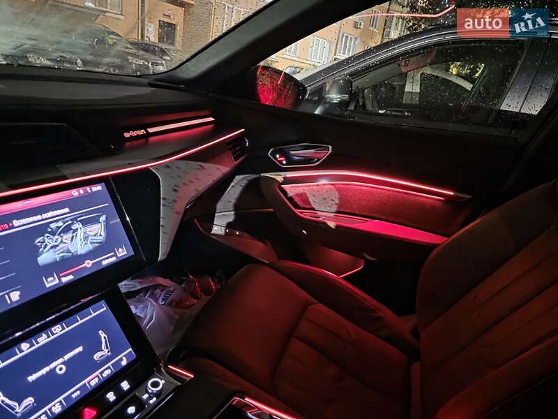 Внедорожник / Кроссовер Audi e-tron 2019 в Черновцах