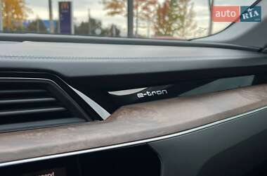 Внедорожник / Кроссовер Audi e-tron 2019 в 