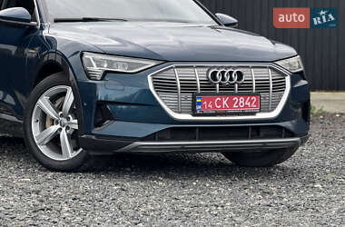 Позашляховик / Кросовер Audi e-tron 2019 в 