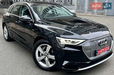 Позашляховик / Кросовер Audi e-tron 2019 в 