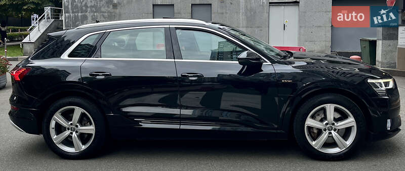 Позашляховик / Кросовер Audi e-tron 2019 в Києві