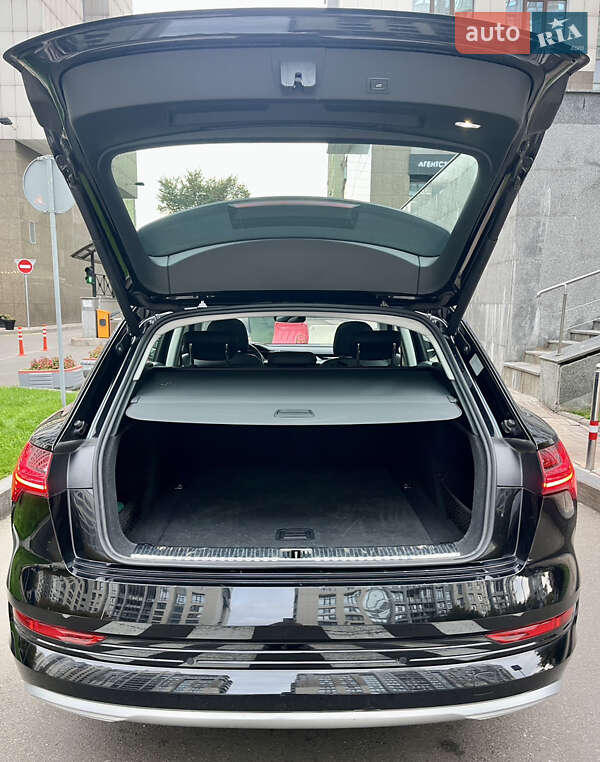 Позашляховик / Кросовер Audi e-tron 2019 в Києві