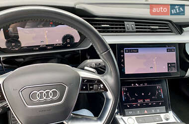 Внедорожник / Кроссовер Audi e-tron 2019 в 