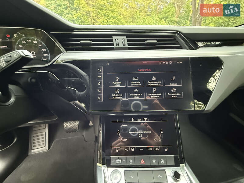 Позашляховик / Кросовер Audi e-tron 2019 в Львові фото 34 Позашляховик / Кросовер Audi e-tron 2019 в Львові
